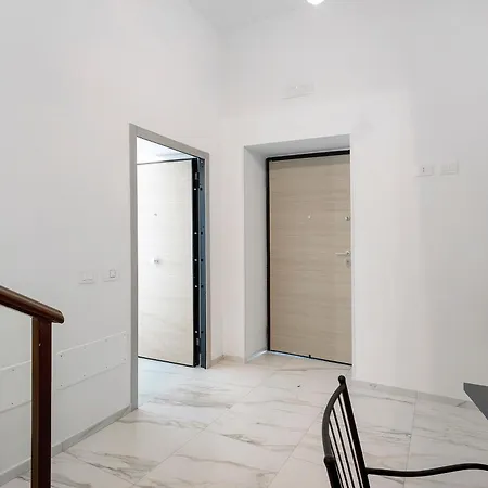 Silvana's House 3* 阿杰罗拉